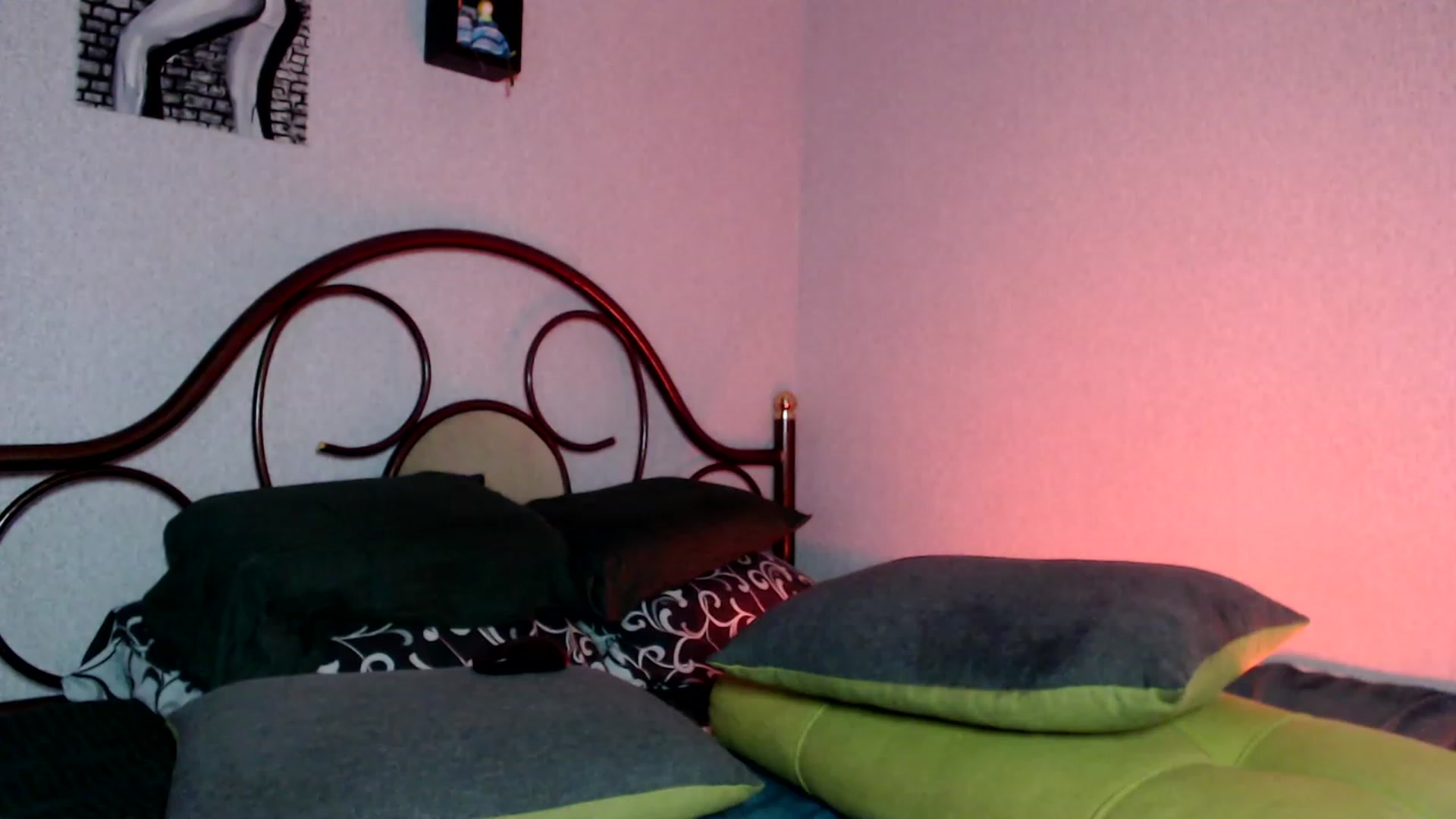 Gallery image thumbnail from Wow__kelly's myfreecams stream on, 09/14/2023, 18:18 image 17 of 20