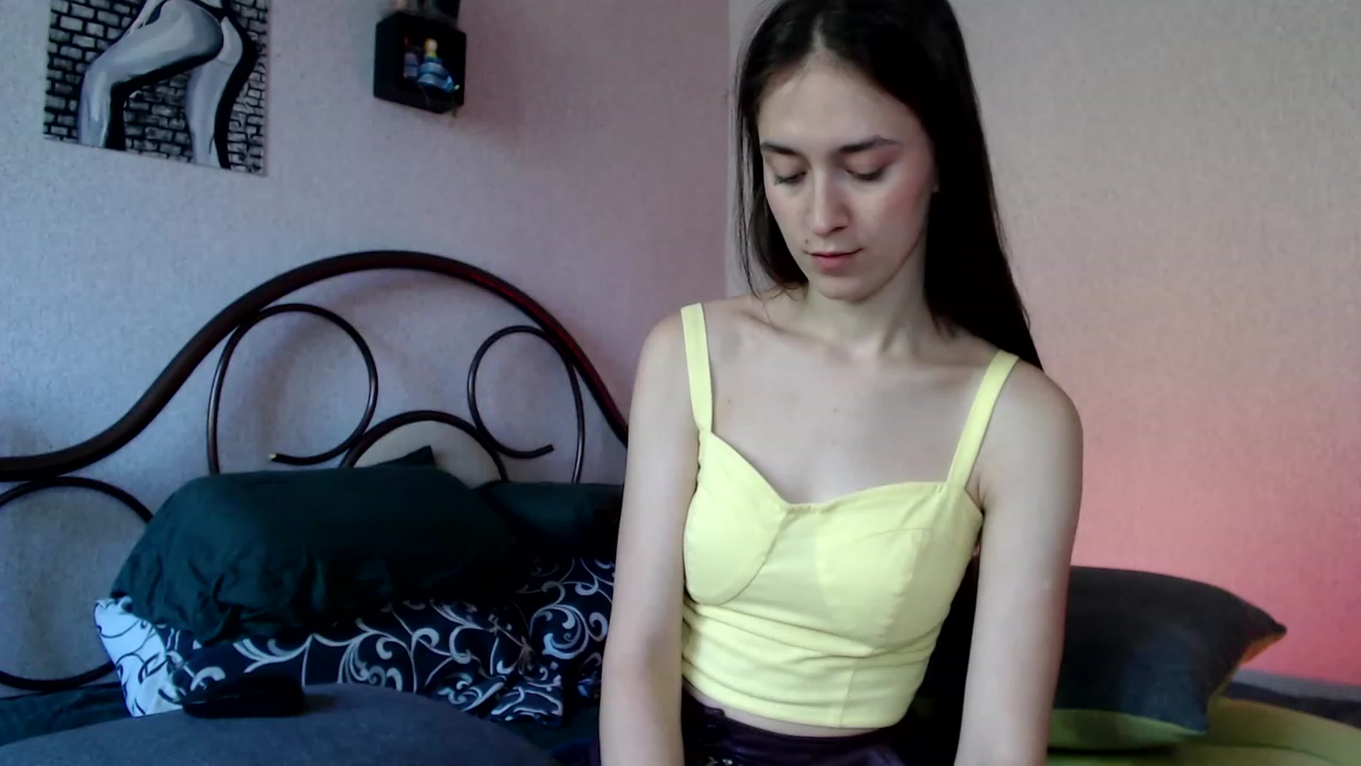 Gallery image thumbnail from Wow__kelly's myfreecams stream on, 09/16/2023, 12:25 image 5 of 20