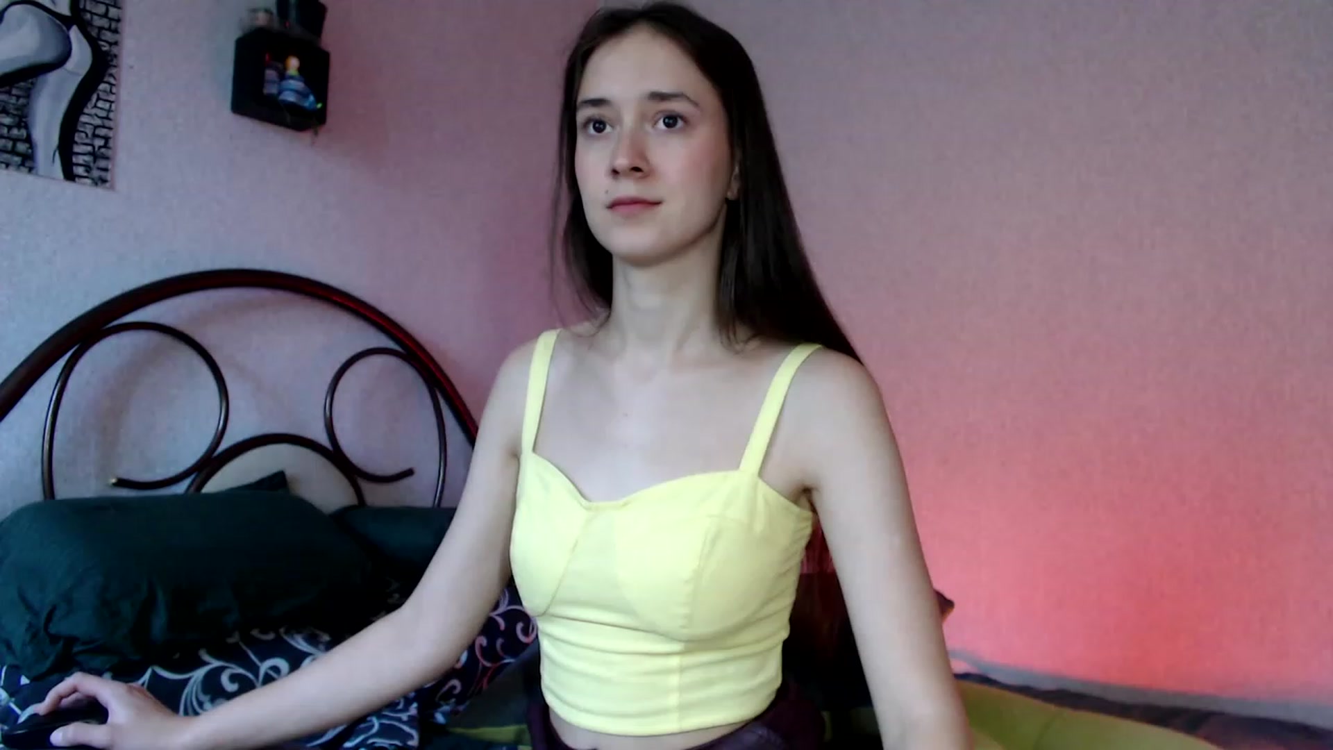 Gallery image thumbnail from Wow__kelly's myfreecams stream on, 09/16/2023, 12:25 image 12 of 20