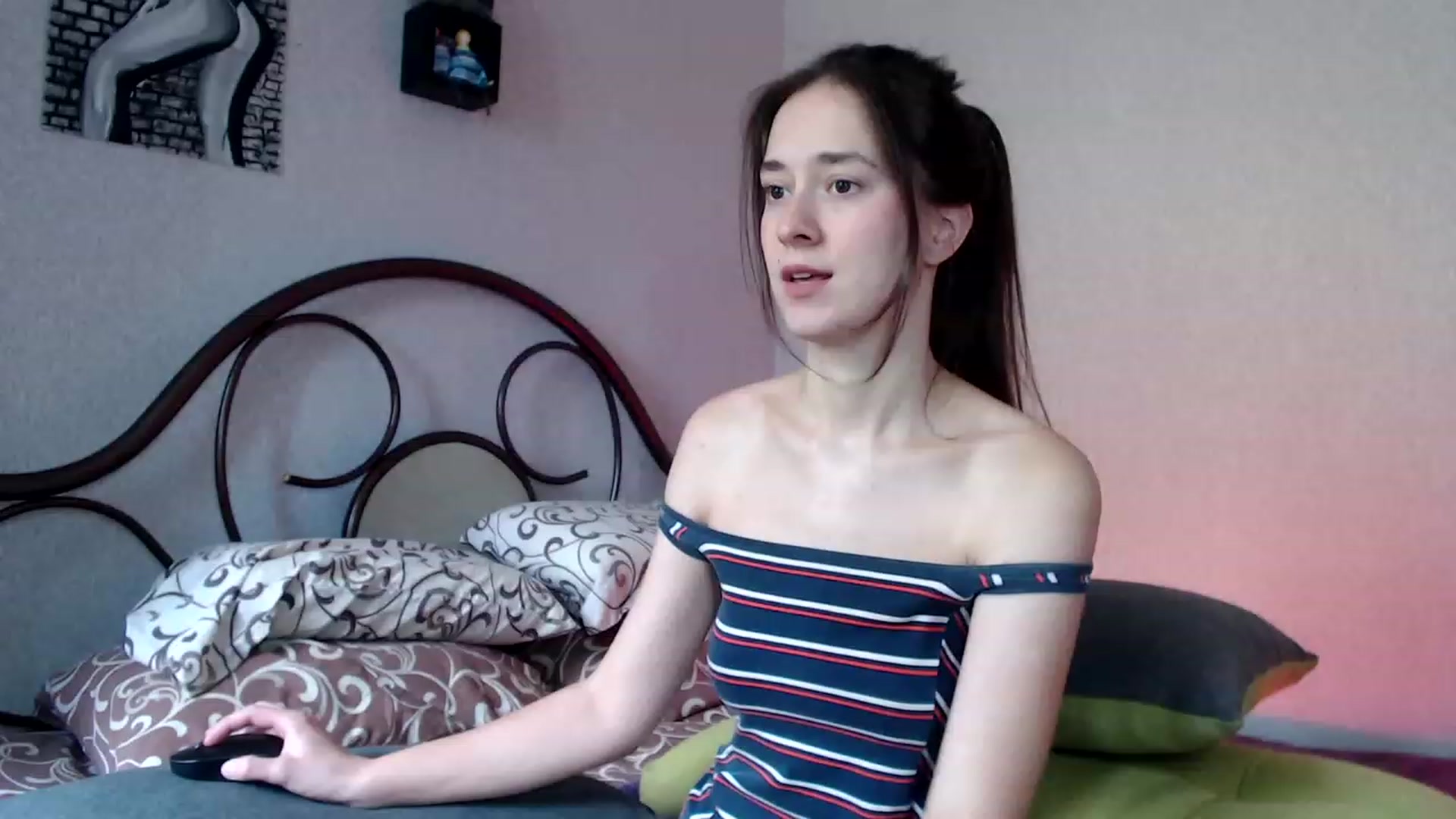 Gallery image thumbnail from Wow__kelly's myfreecams stream on, 09/17/2023, 12:27 image 4 of 20