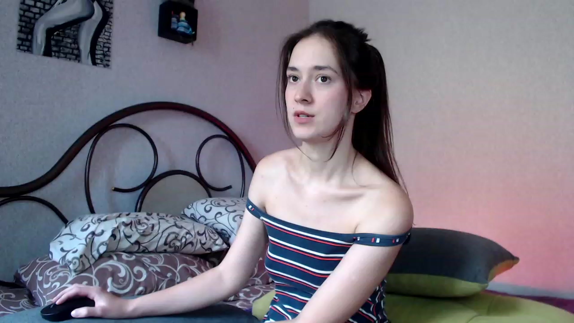 Gallery image thumbnail from Wow__kelly's myfreecams stream on, 09/17/2023, 12:27 image 2 of 20