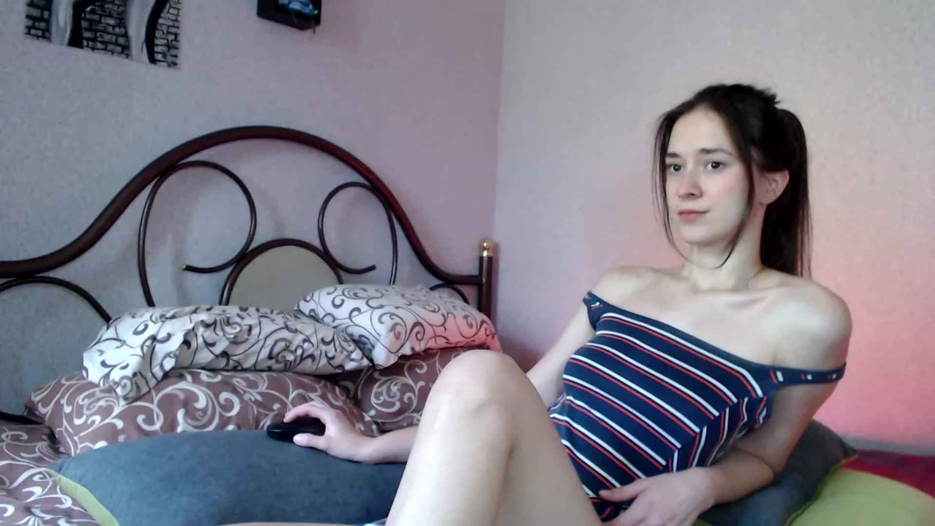Gallery image thumbnail from Wow__kelly's myfreecams stream on, 09/17/2023, 12:27 image 8 of 20