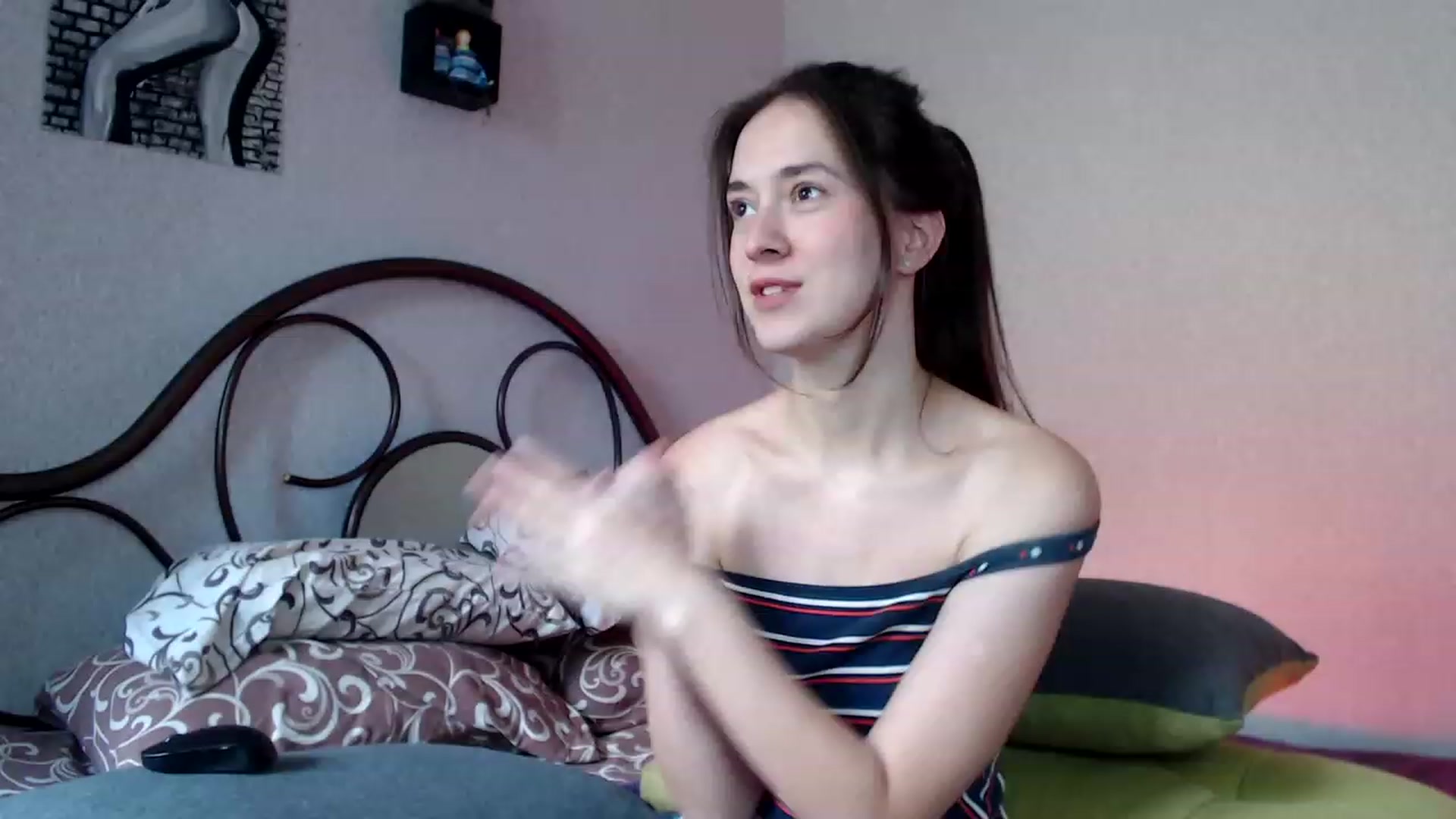 Gallery image thumbnail from Wow__kelly's myfreecams stream on, 09/17/2023, 12:27 image 3 of 20