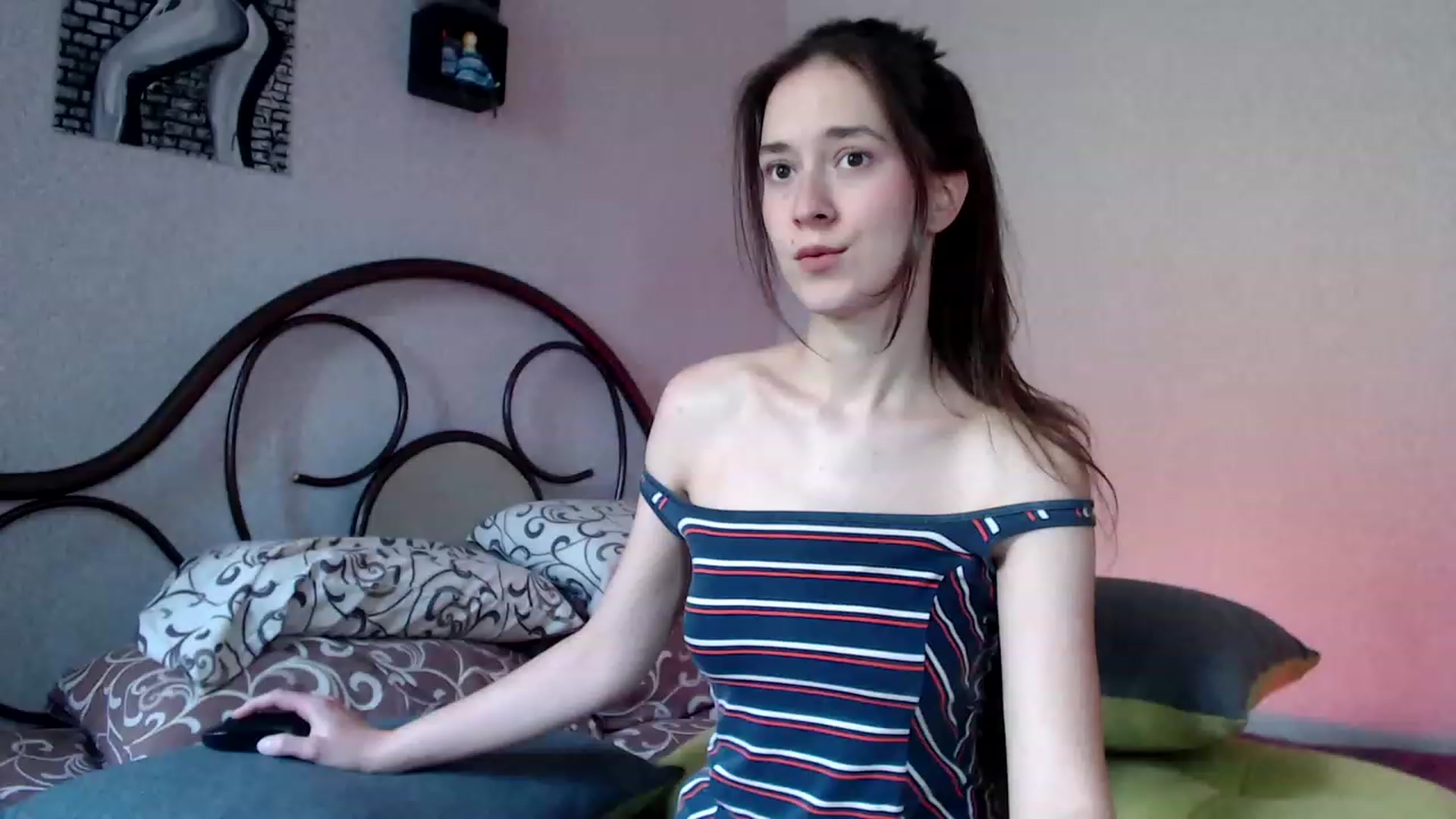 Gallery image thumbnail from Wow__kelly's myfreecams stream on, 09/17/2023, 12:27 image 1 of 20