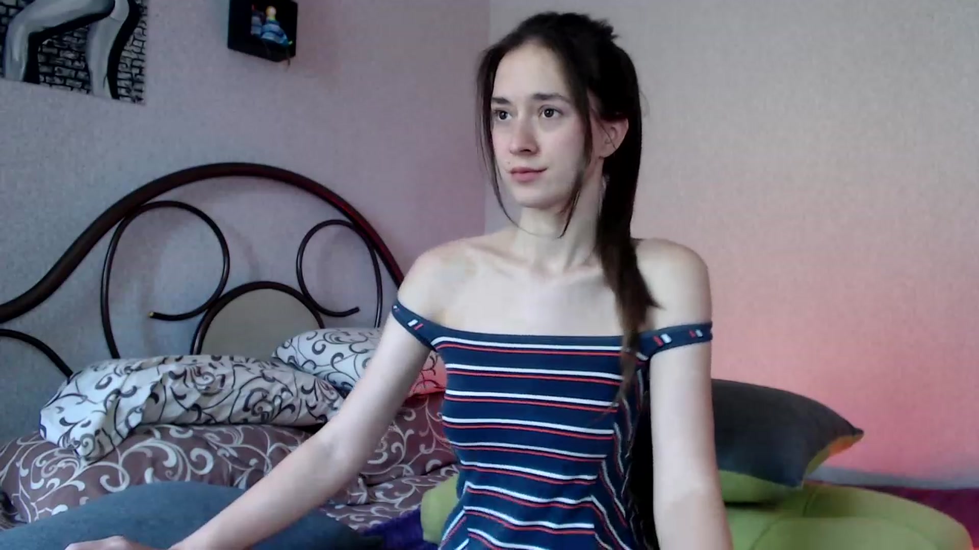 Gallery image thumbnail from Wow__kelly's myfreecams stream on, 09/17/2023, 12:38 image 7 of 20