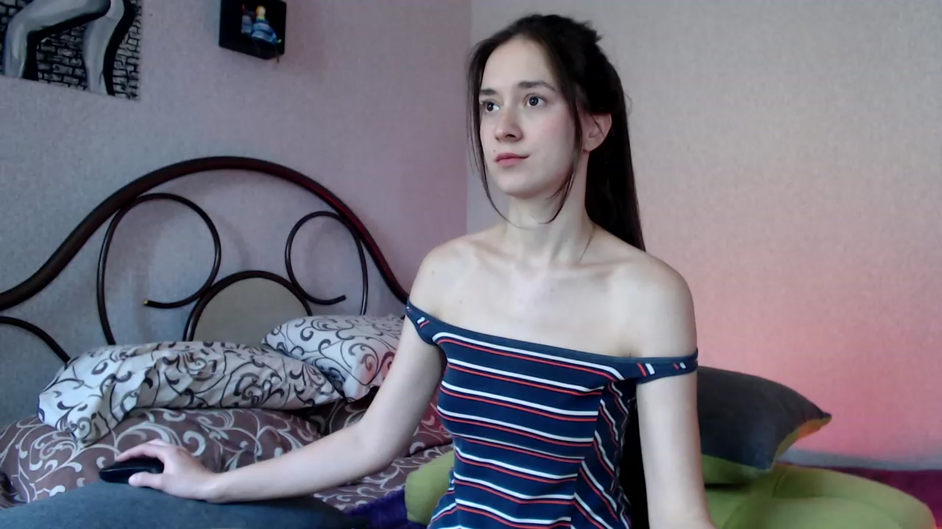 Gallery image thumbnail from Wow__kelly's myfreecams stream on, 09/17/2023, 12:38 image 8 of 20