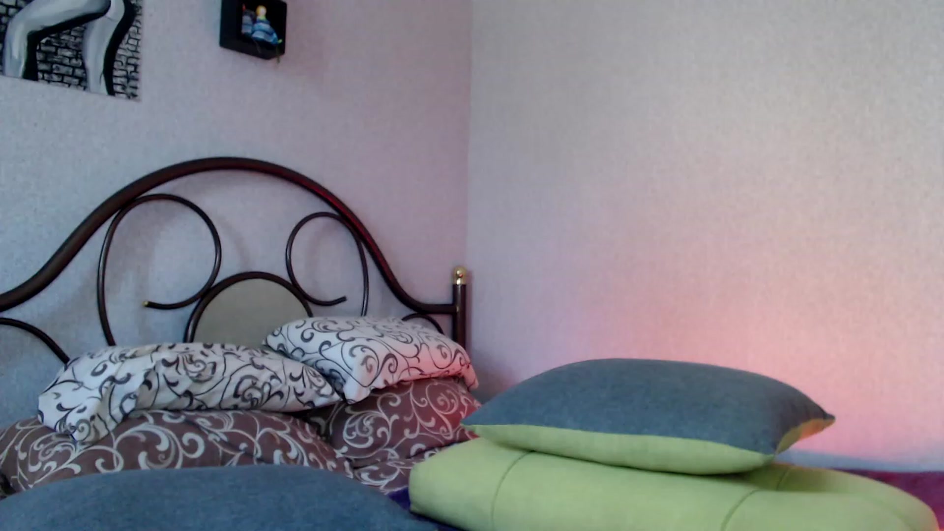 Gallery image thumbnail from Wow__kelly's myfreecams stream on, 09/17/2023, 12:38 image 12 of 20