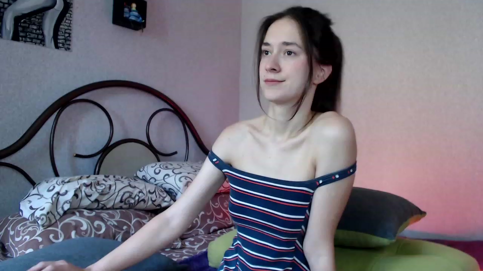 Gallery image thumbnail from Wow__kelly's myfreecams stream on, 09/17/2023, 12:38 image 2 of 20