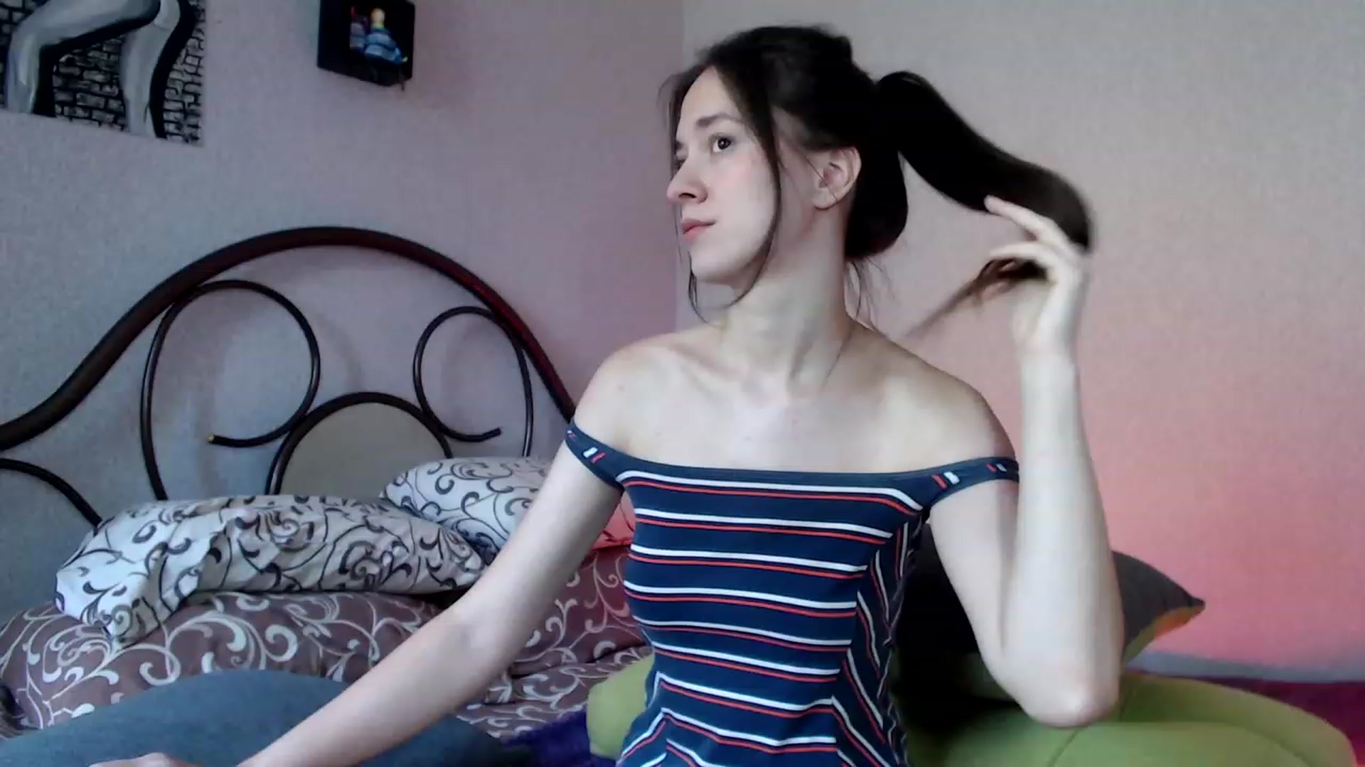 Gallery image thumbnail from Wow__kelly's myfreecams stream on, 09/17/2023, 12:38 image 6 of 20