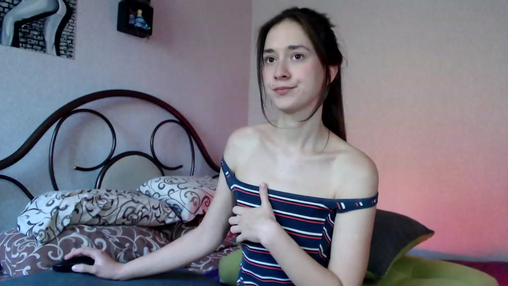 Gallery image thumbnail from Wow__kelly's myfreecams stream on, 09/17/2023, 14:12 image 1 of 20