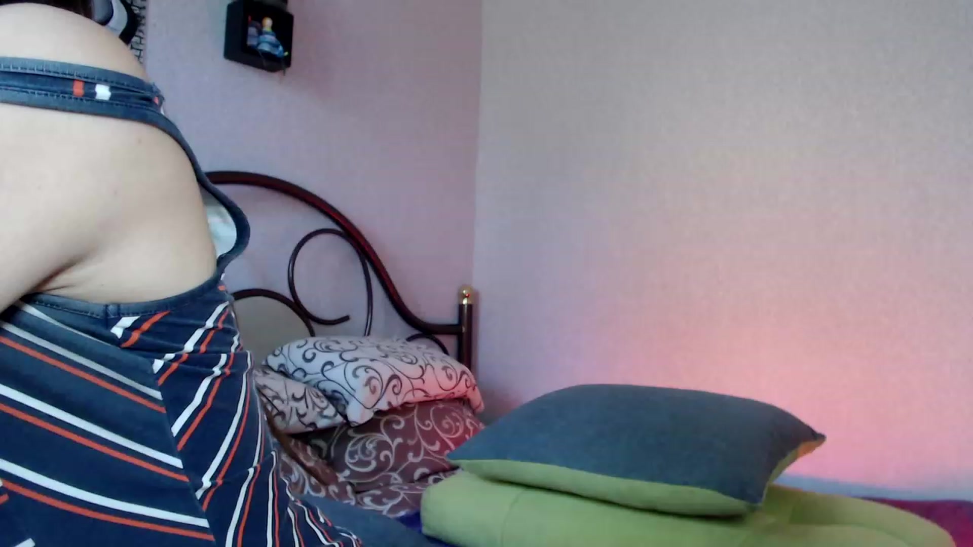 Gallery image thumbnail from Wow__kelly's myfreecams stream on, 09/17/2023, 14:12 image 2 of 20