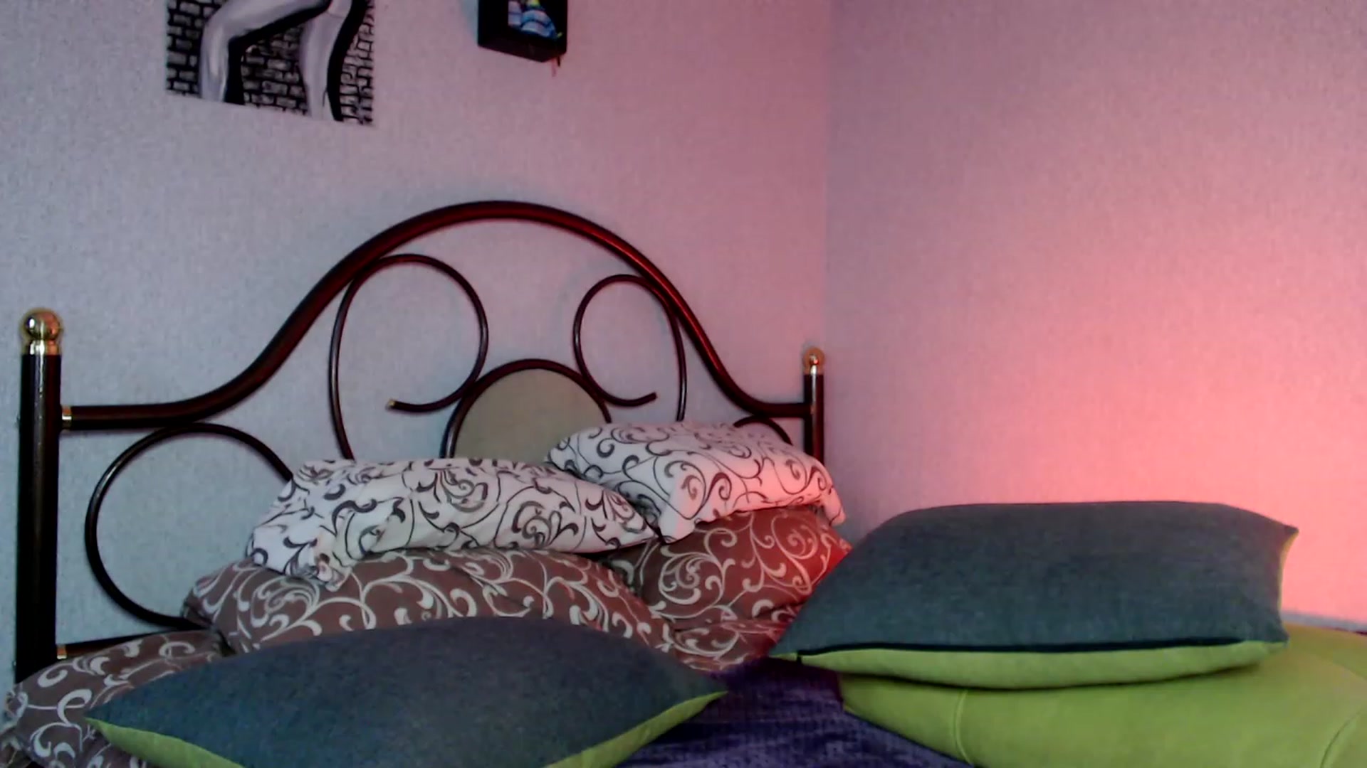 Gallery image thumbnail from Wow__kelly's myfreecams stream on, 09/17/2023, 17:19 image 3 of 20