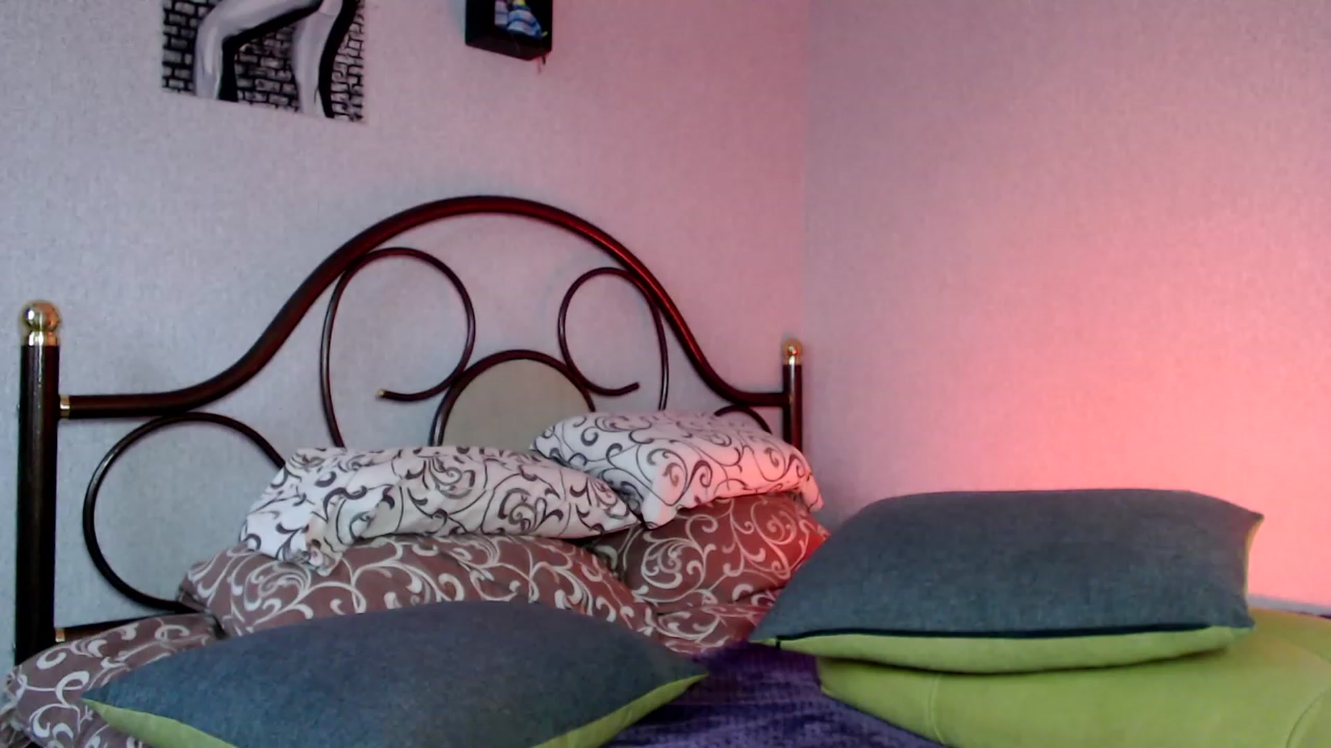 Gallery image thumbnail from Wow__kelly's myfreecams stream on, 09/17/2023, 17:19 image 1 of 20