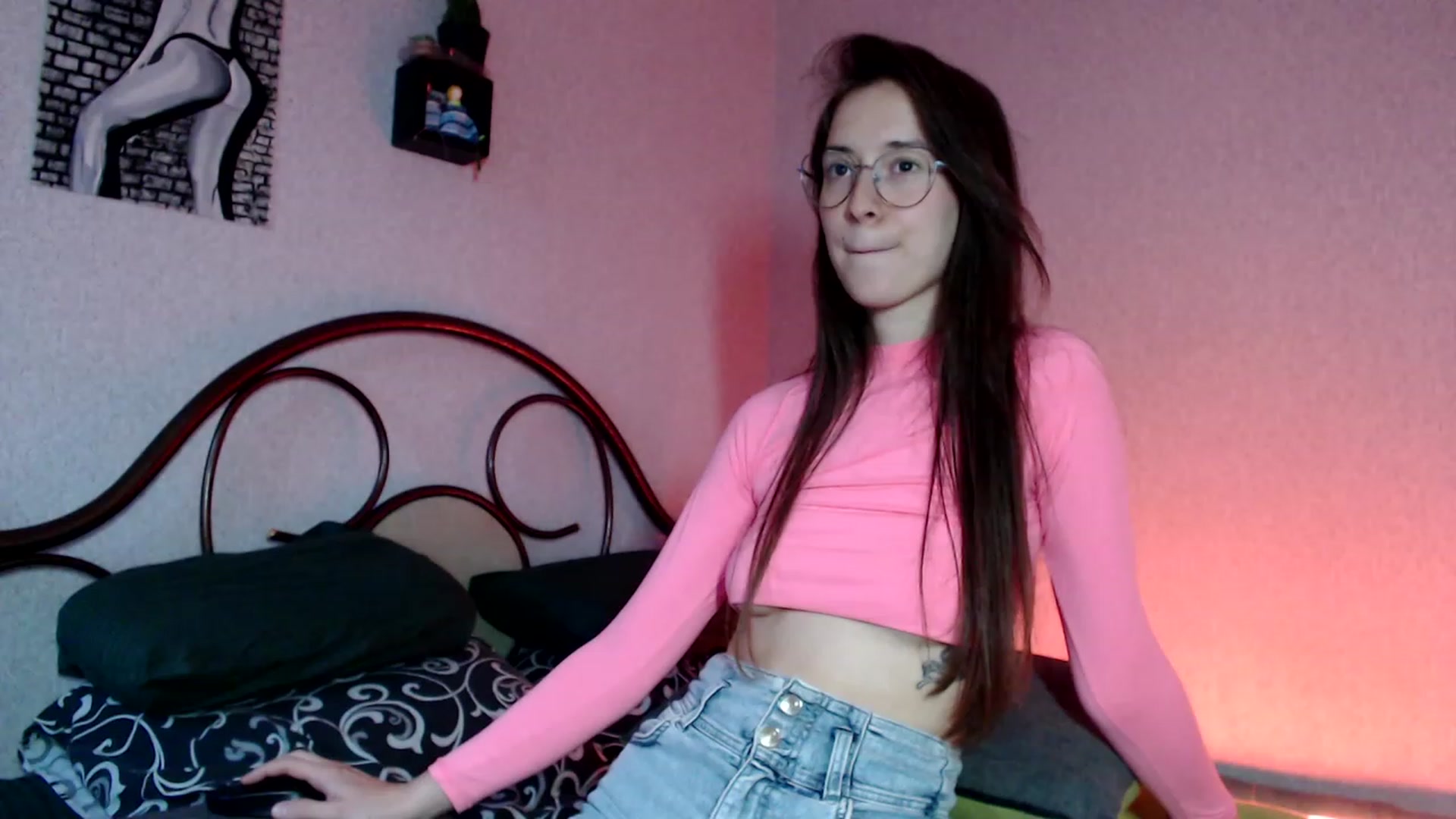 Gallery image thumbnail from Wow__kelly's myfreecams stream on, 10/08/2023, 14:48 image 19 of 20
