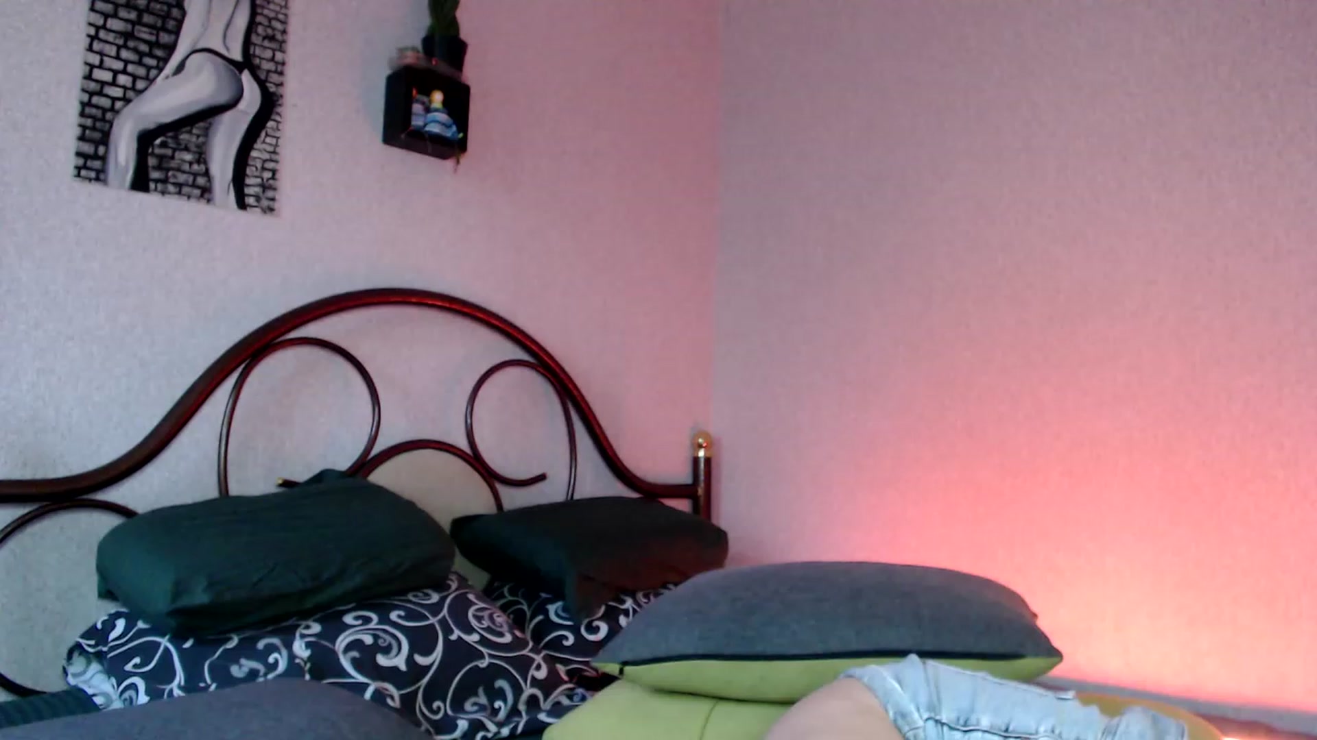 Gallery image thumbnail from Wow__kelly's myfreecams stream on, 10/08/2023, 14:48 image 9 of 20