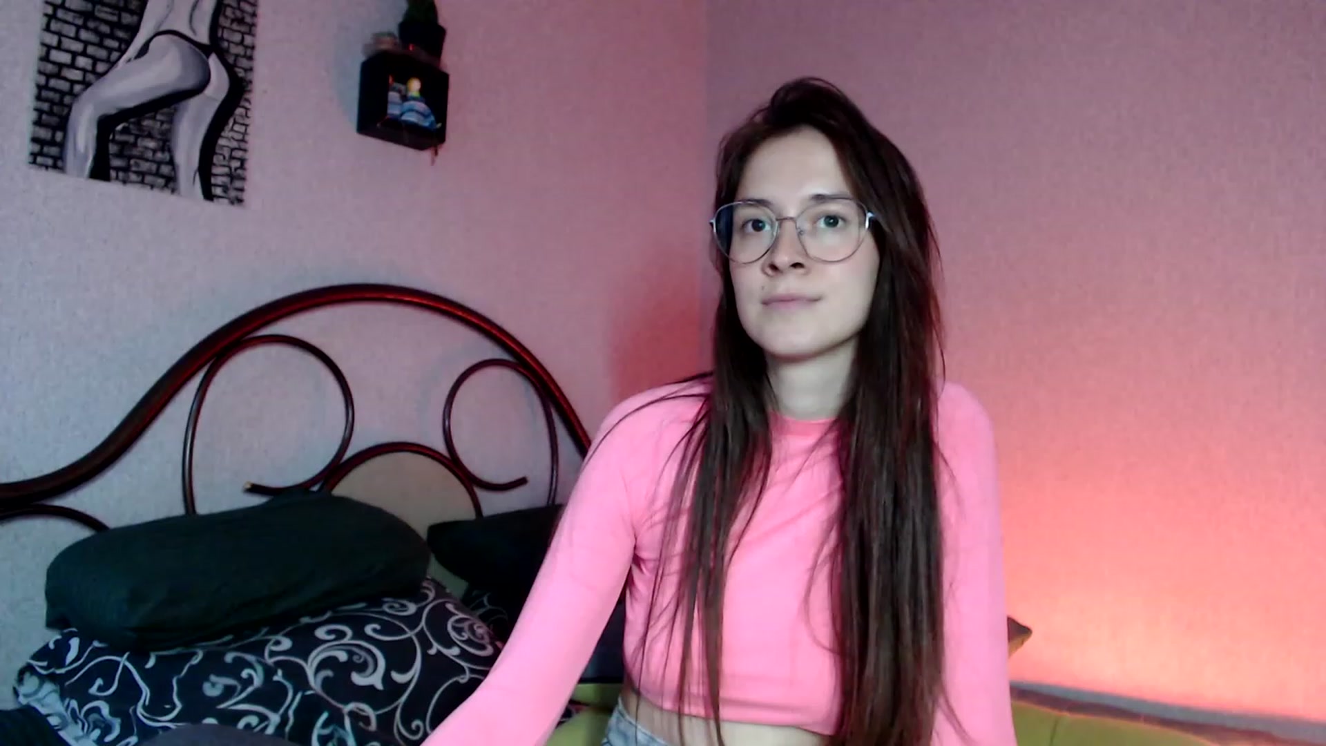 Gallery image thumbnail from Wow__kelly's myfreecams stream on, 10/08/2023, 15:17 image 1 of 20