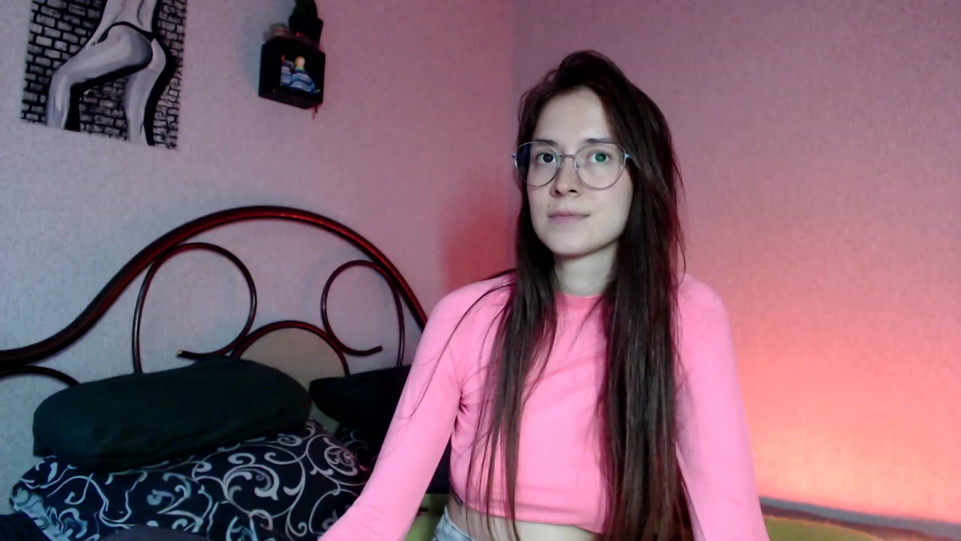 Gallery image thumbnail from Wow__kelly's myfreecams stream on, 10/08/2023, 15:17 image 3 of 20
