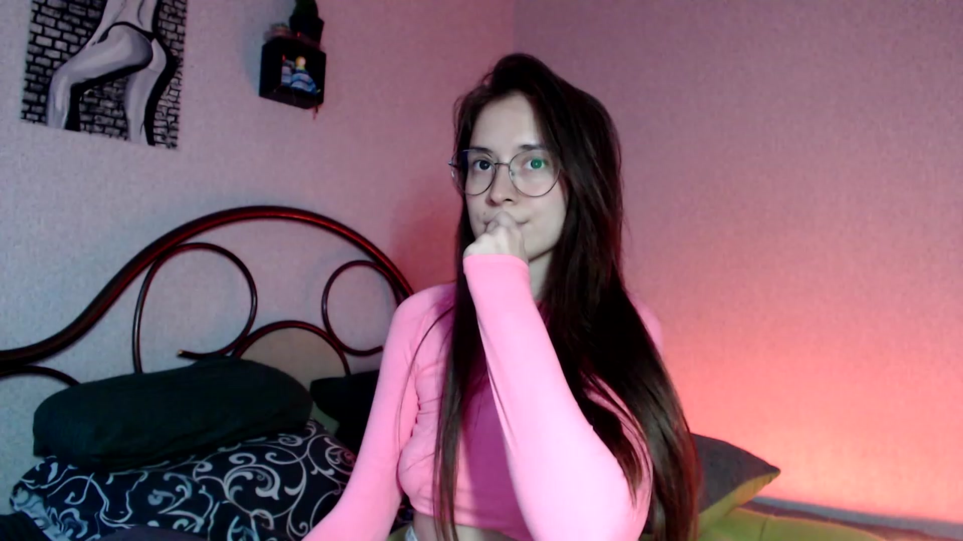 Gallery image thumbnail from Wow__kelly's myfreecams stream on, 10/08/2023, 15:17 image 6 of 20