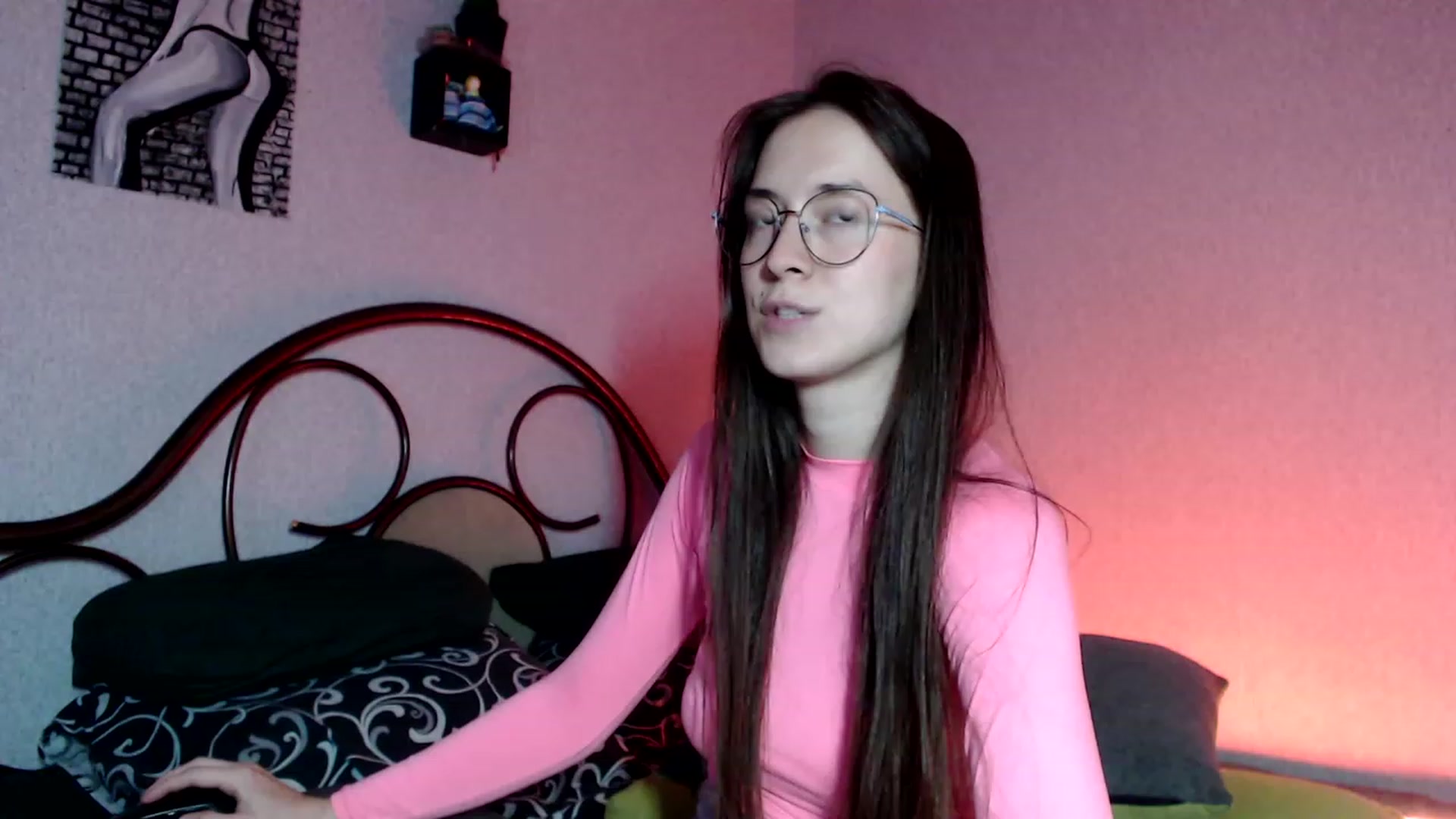 Gallery image thumbnail from Wow__kelly's myfreecams stream on, 10/08/2023, 16:08 image 14 of 20