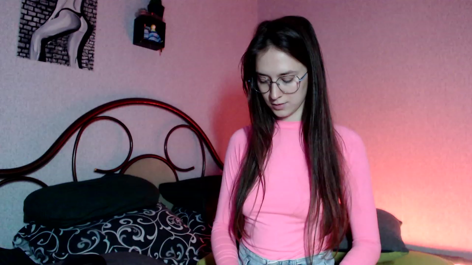 Gallery image thumbnail from Wow__kelly's myfreecams stream on, 10/08/2023, 16:08 image 16 of 20