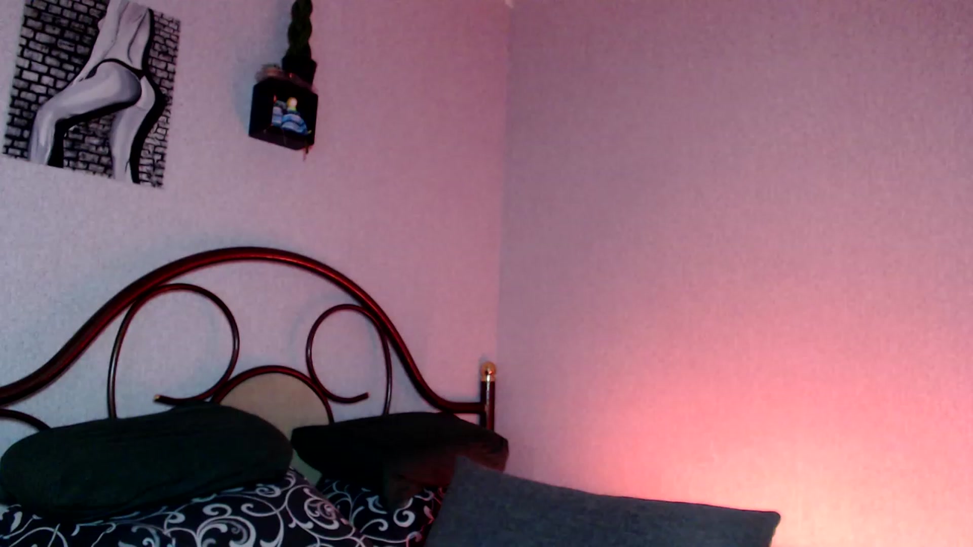 Gallery image thumbnail from Wow__kelly's myfreecams stream on, 10/08/2023, 16:08 image 7 of 20