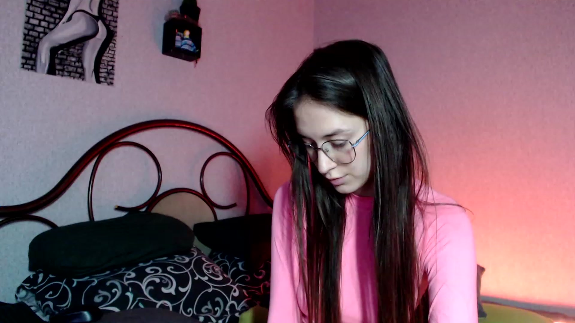 Gallery image thumbnail from Wow__kelly's myfreecams stream on, 10/08/2023, 16:08 image 15 of 20