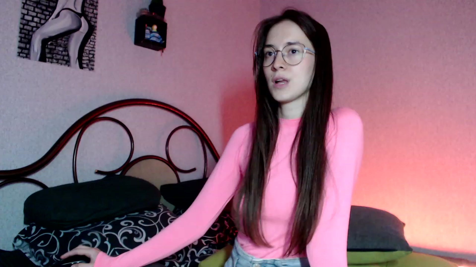 Gallery image thumbnail from Wow__kelly's myfreecams stream on, 10/08/2023, 16:08 image 19 of 20