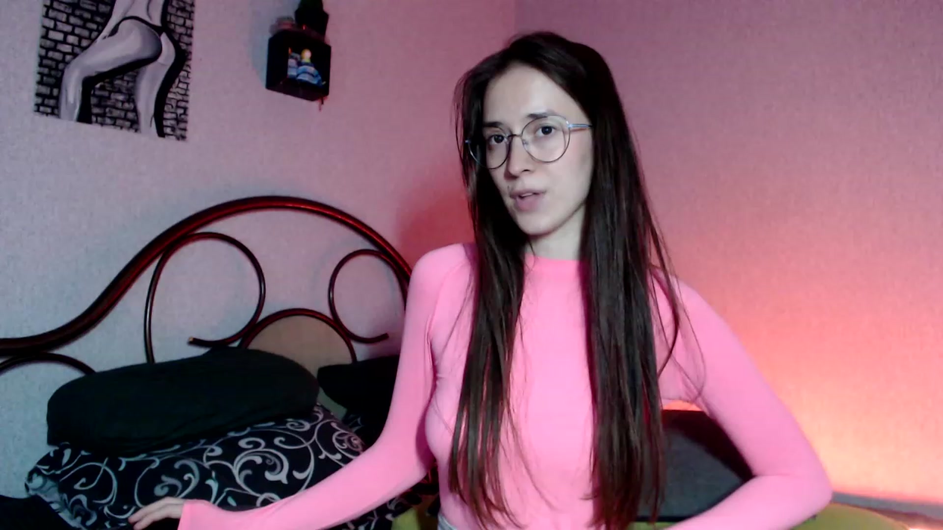 Gallery image thumbnail from Wow__kelly's myfreecams stream on, 10/08/2023, 16:08 image 10 of 20