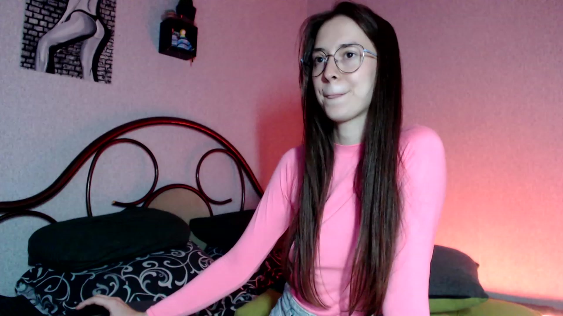Gallery image thumbnail from Wow__kelly's myfreecams stream on, 10/08/2023, 16:08 image 17 of 20