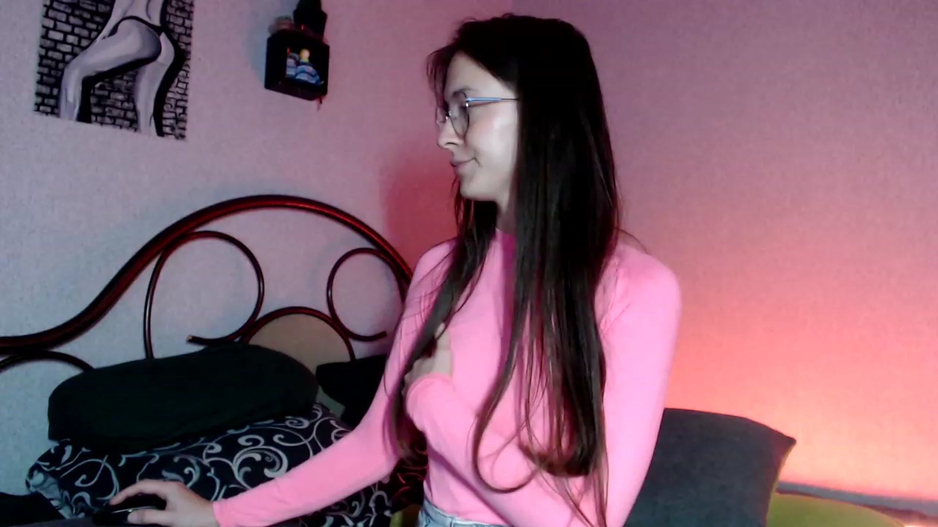 Gallery image thumbnail from Wow__kelly's myfreecams stream on, 10/08/2023, 16:08 image 9 of 20