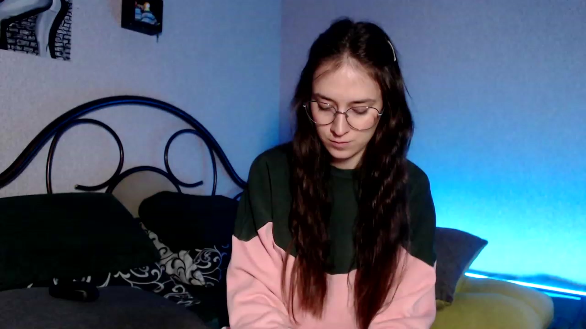 Gallery image thumbnail from Wow__kelly's myfreecams stream on, 10/09/2023, 17:33 image 20 of 20