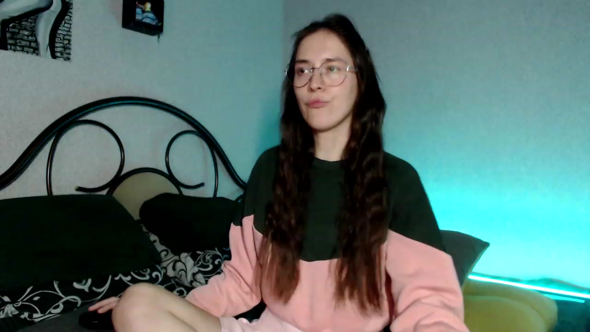 Gallery image thumbnail from Wow__kelly's myfreecams stream on, 10/09/2023, 17:33 image 18 of 20