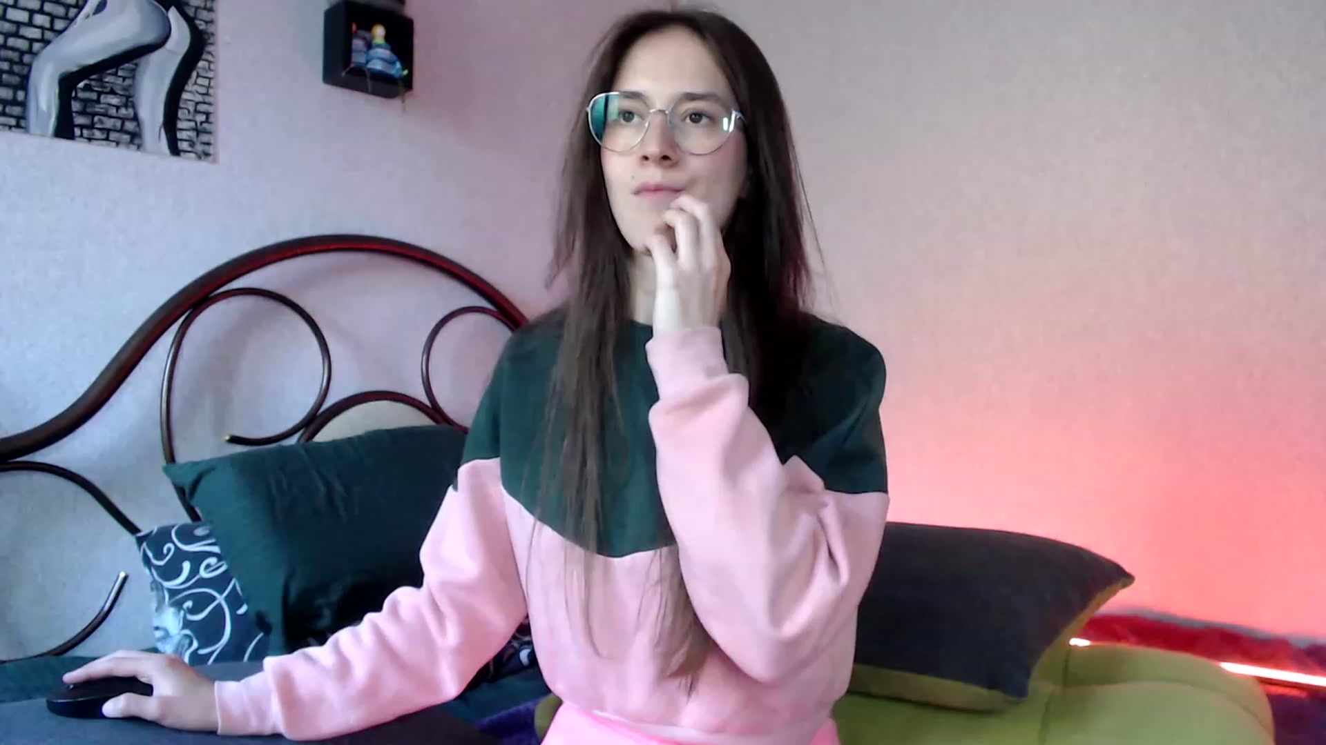 Gallery image thumbnail from Wow__kelly's myfreecams stream on, 10/12/2023, 14:31 image 5 of 20