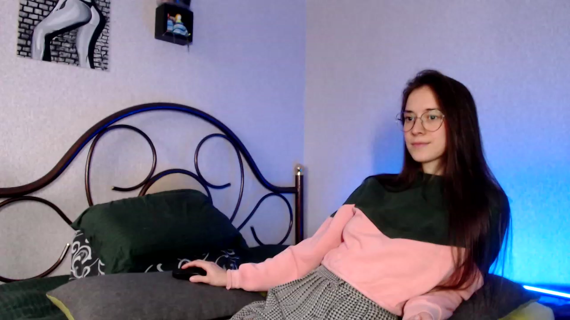 Gallery image thumbnail from Wow__kelly's myfreecams stream on, 10/13/2023, 12:59 image 14 of 20