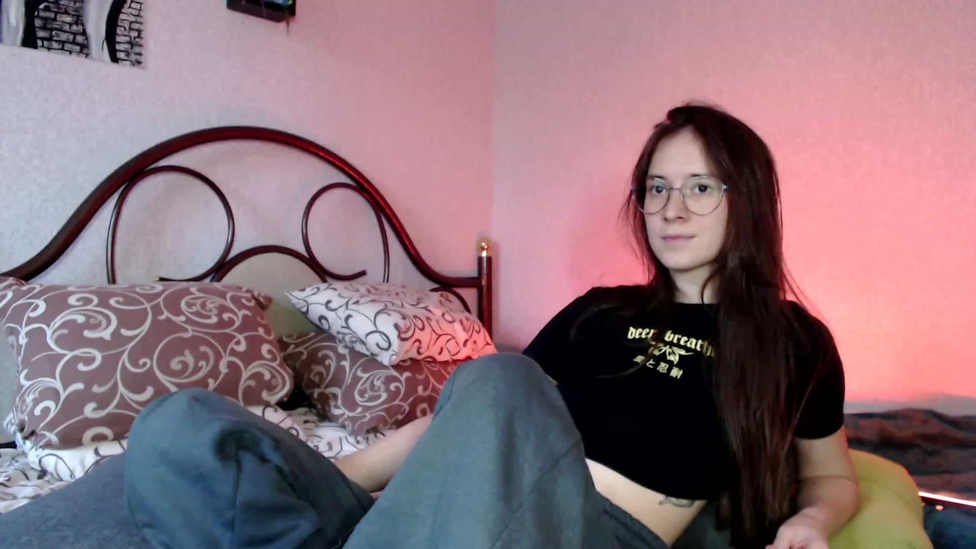 Gallery image thumbnail from Wow__kelly's myfreecams stream on, 10/18/2023, 14:51 image 10 of 20