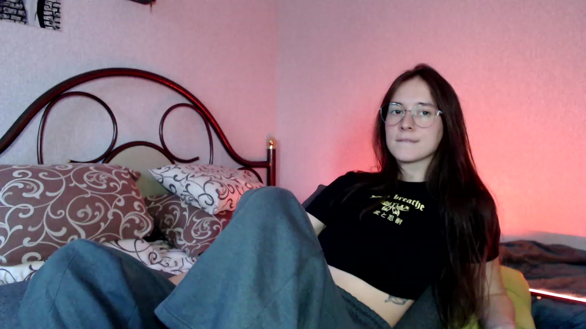 Gallery image thumbnail from Wow__kelly's myfreecams stream on, 10/18/2023, 14:51 image 14 of 20