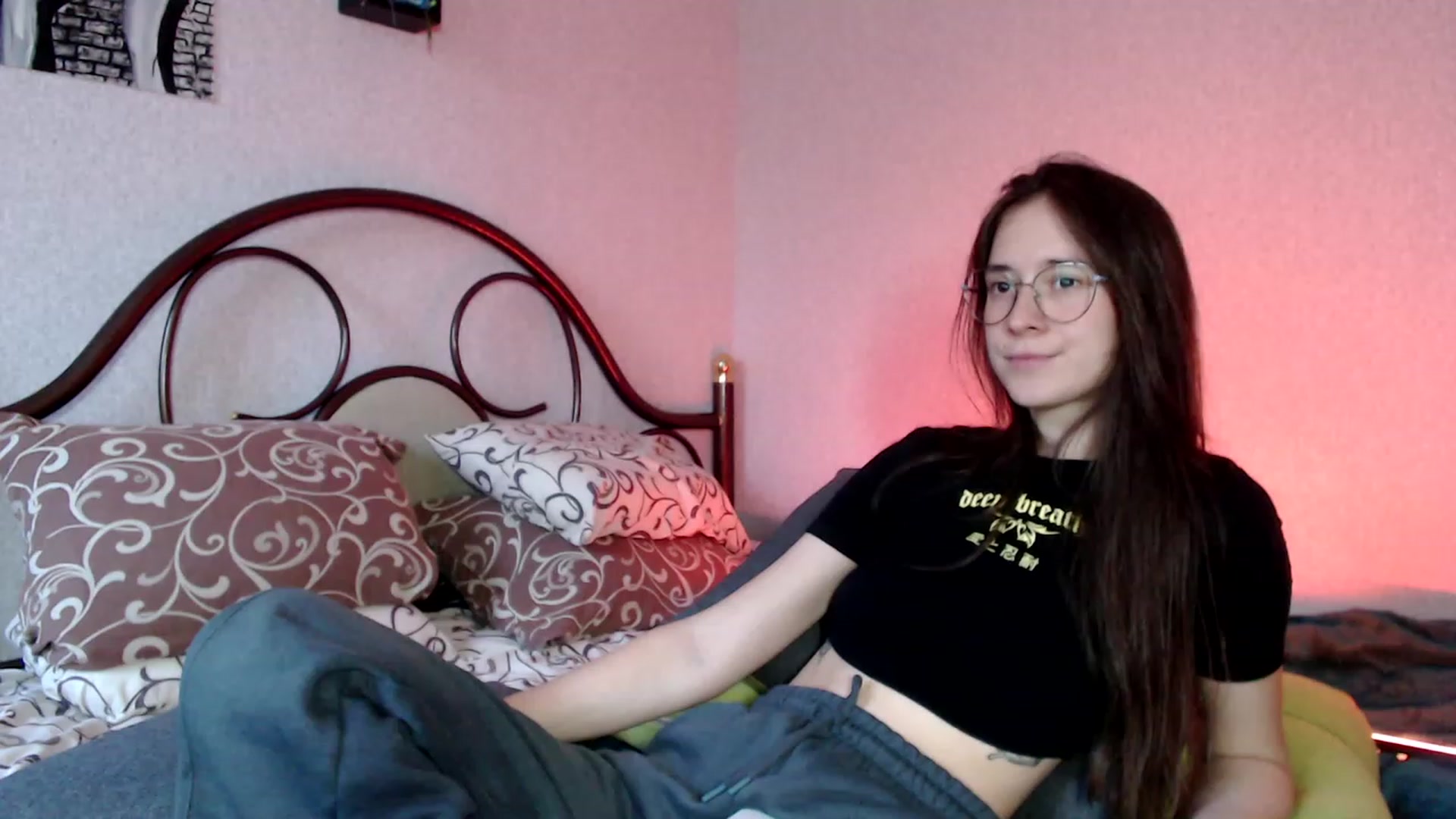 Gallery image thumbnail from Wow__kelly's myfreecams stream on, 10/18/2023, 14:51 image 11 of 20