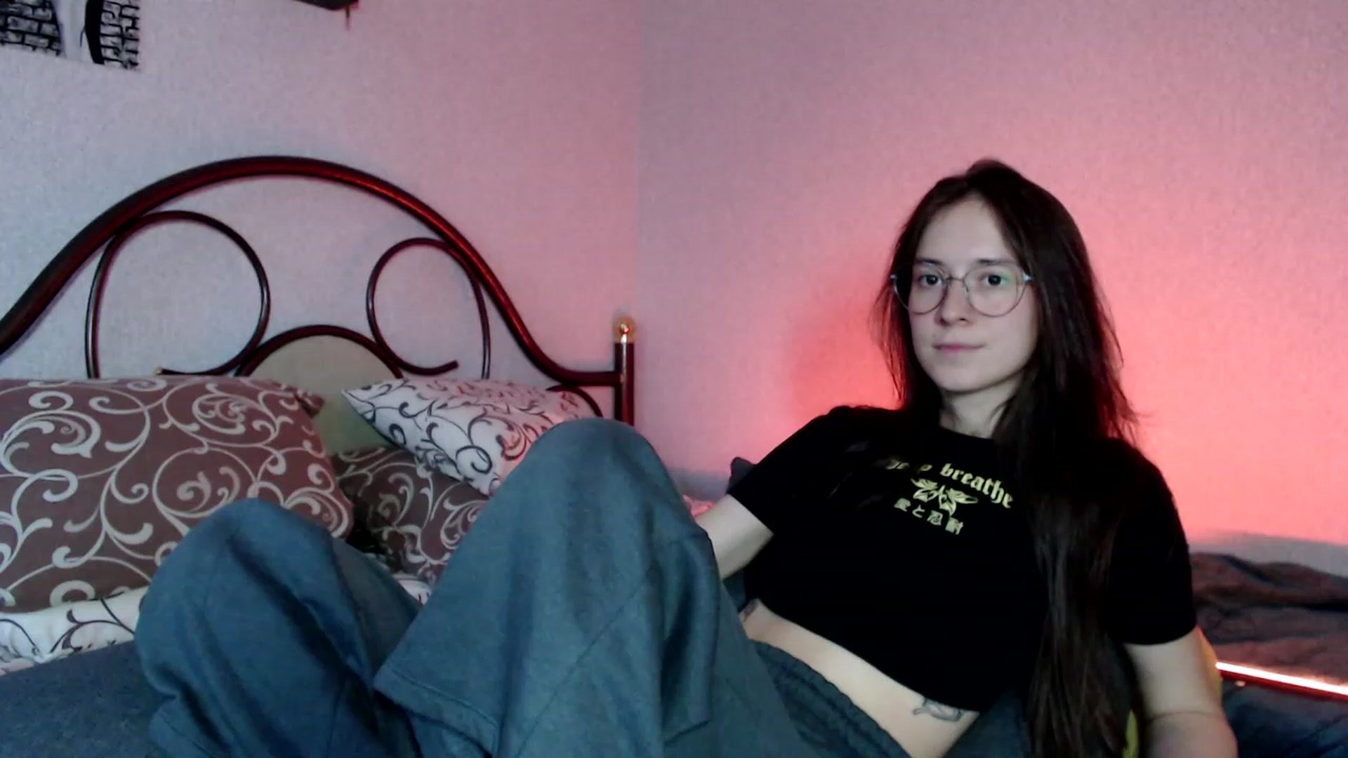 Gallery image thumbnail from Wow__kelly's myfreecams stream on, 10/18/2023, 14:51 image 18 of 20