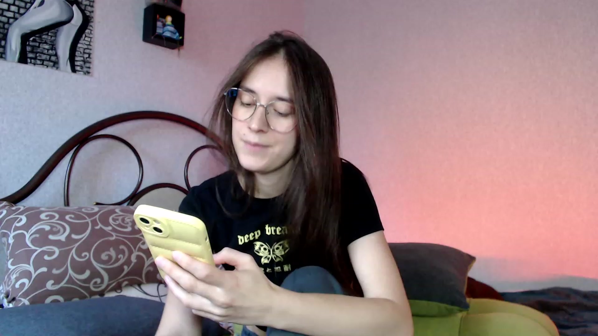 Gallery image thumbnail from Wow__kelly's myfreecams stream on, 10/18/2023, 14:51 image 5 of 20