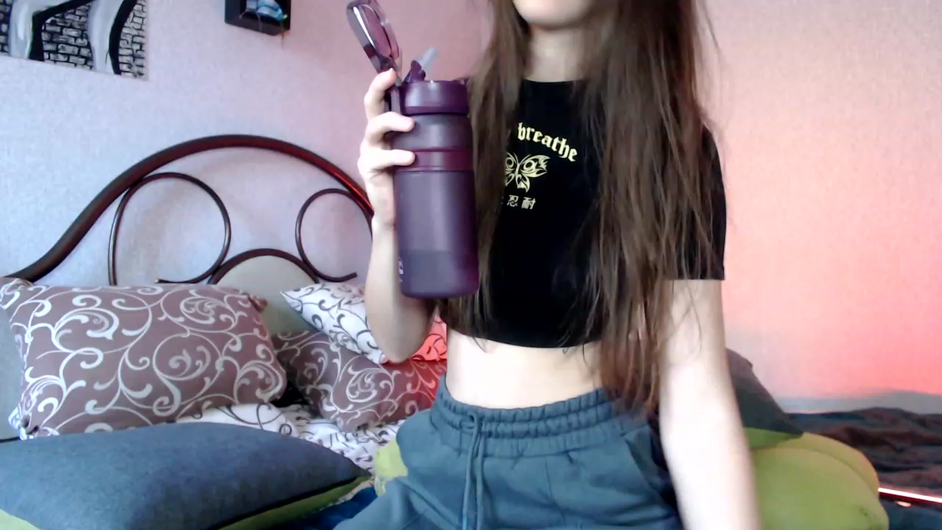 Gallery image thumbnail from Wow__kelly's myfreecams stream on, 10/18/2023, 14:51 image 1 of 20