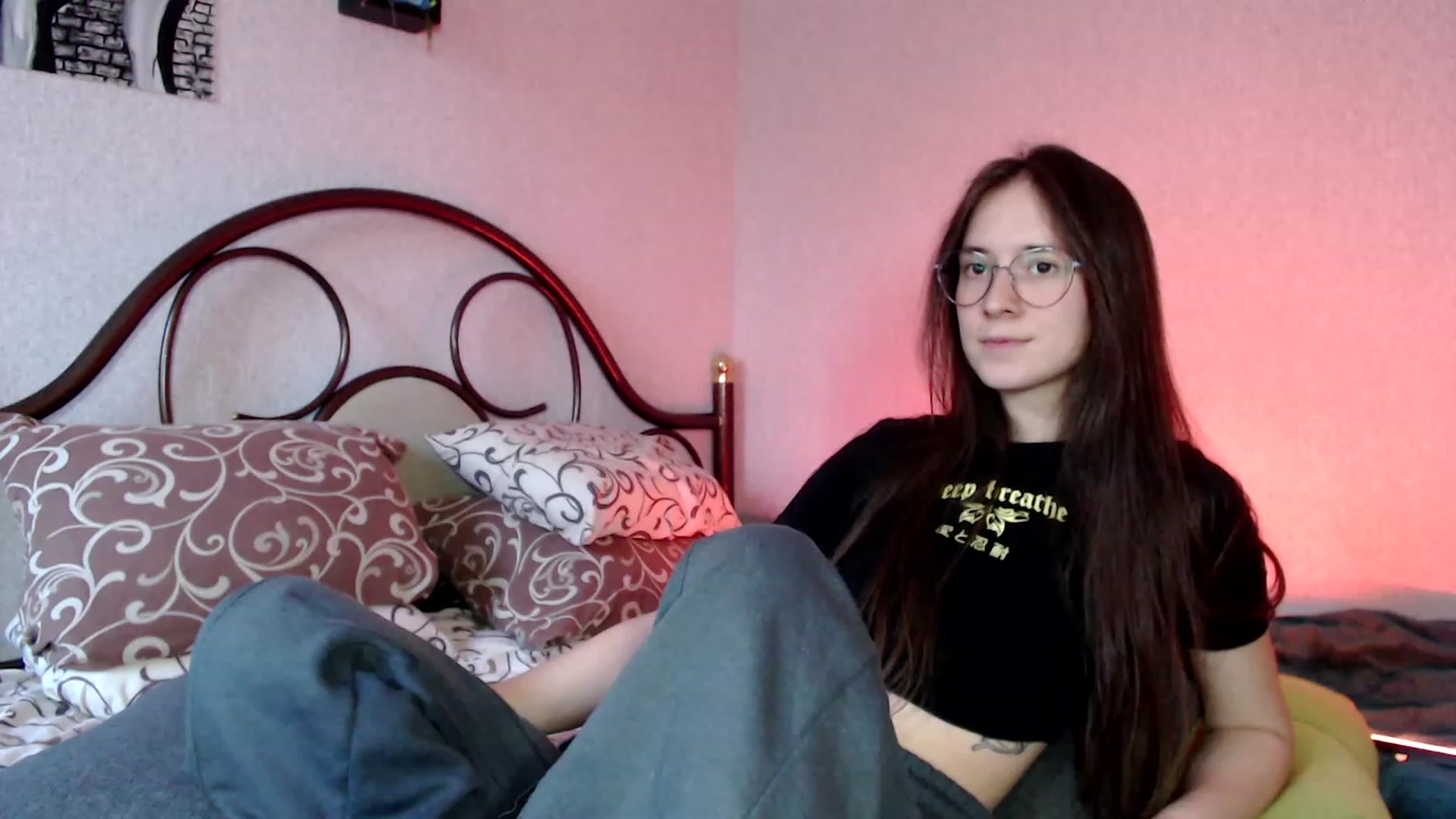 Gallery image thumbnail from Wow__kelly's myfreecams stream on, 10/18/2023, 14:51 image 9 of 20