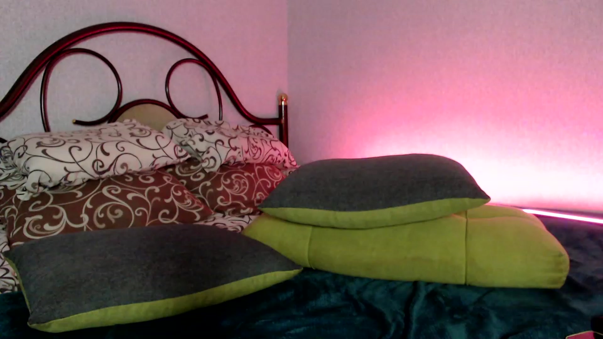 Gallery image thumbnail from Wow__kelly's myfreecams stream on, 10/28/2023, 17:09 image 3 of 20