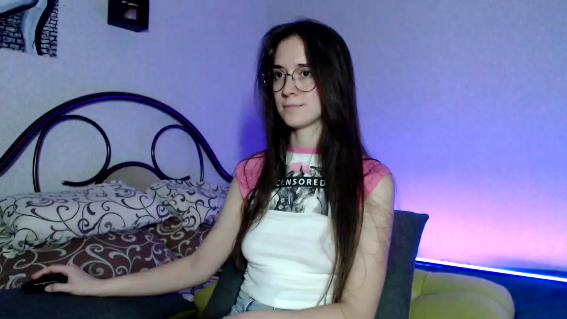 Gallery image thumbnail from Wow__kelly's myfreecams stream on, 10/28/2023, 17:09 image 4 of 20