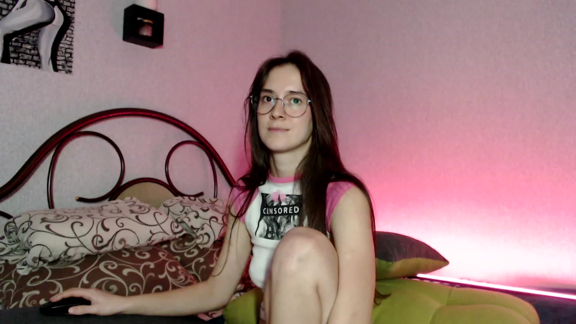 Gallery image thumbnail from Wow__kelly's myfreecams stream on, 10/28/2023, 17:09 image 15 of 20