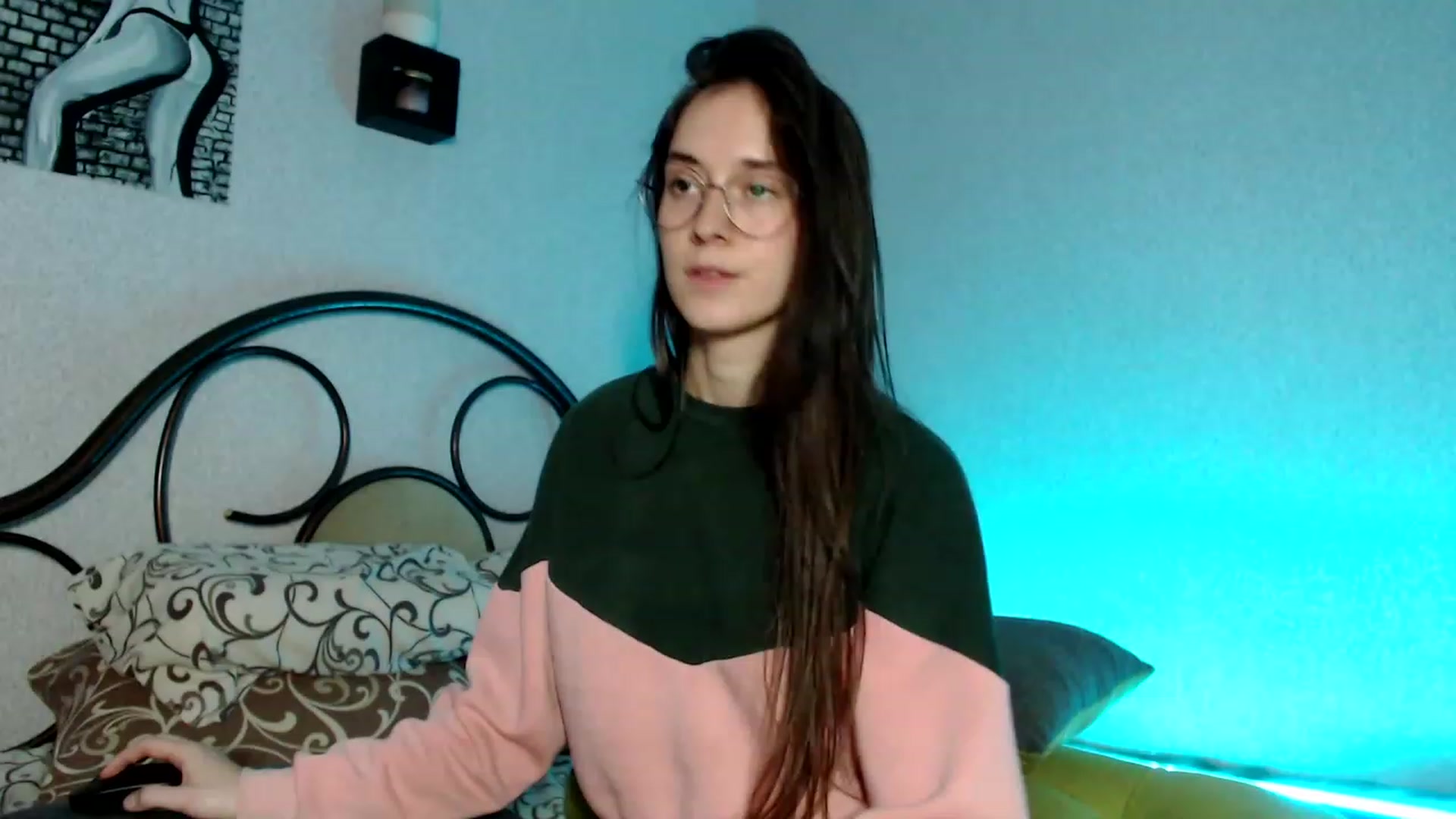 Gallery image thumbnail from Wow__kelly's myfreecams stream on, 11/11/2023, 19:46 image 16 of 20