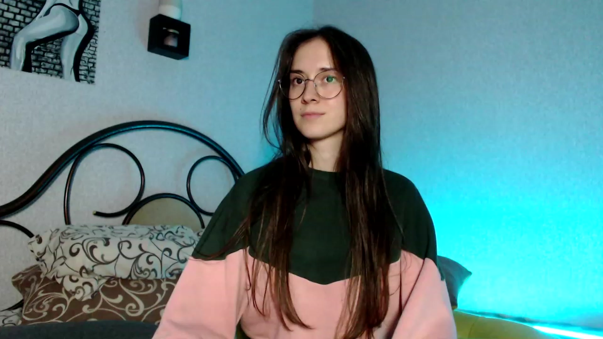 Gallery image thumbnail from Wow__kelly's myfreecams stream on, 11/11/2023, 19:46 image 17 of 20