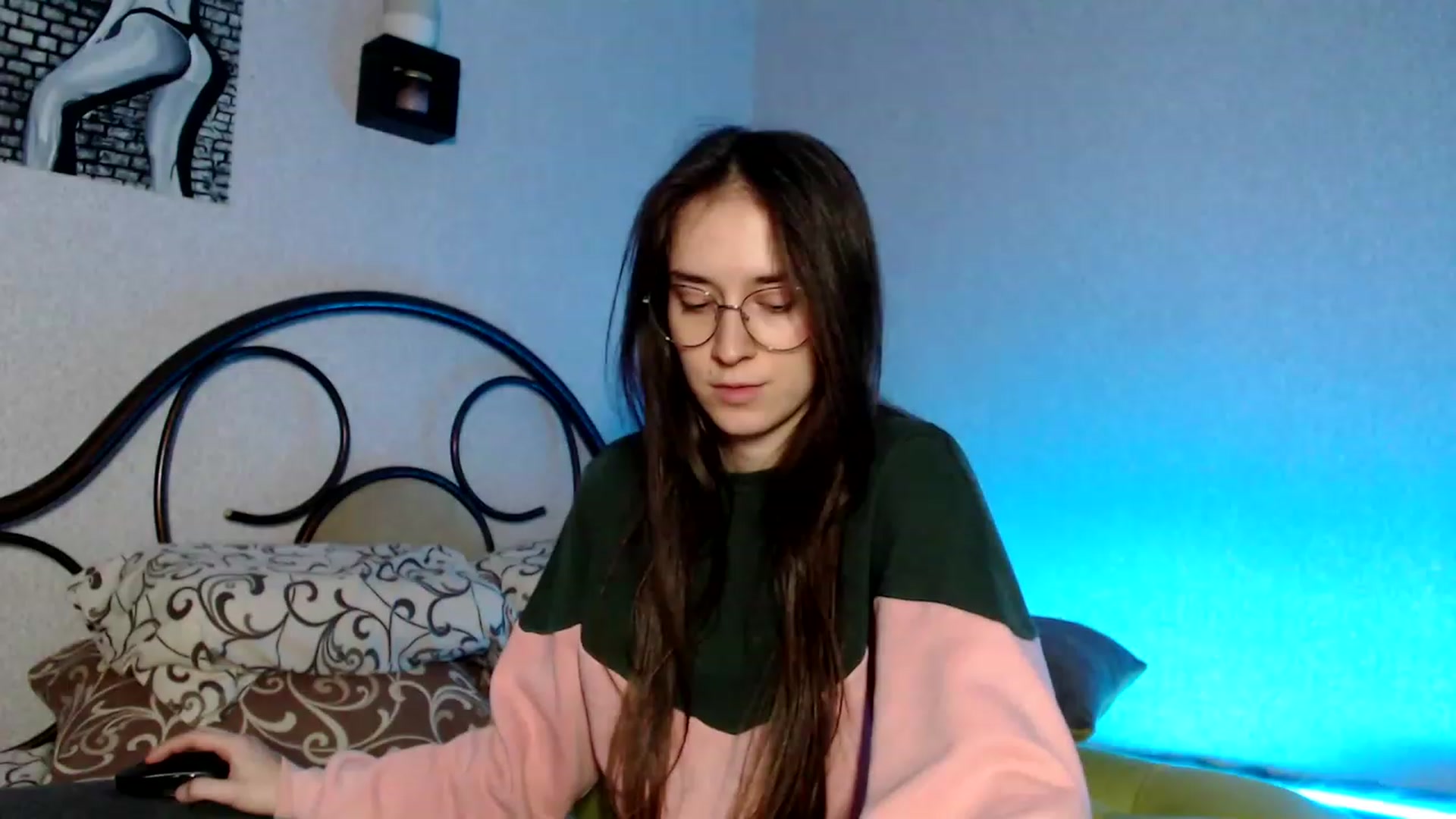 Gallery image thumbnail from Wow__kelly's myfreecams stream on, 11/11/2023, 19:46 image 18 of 20
