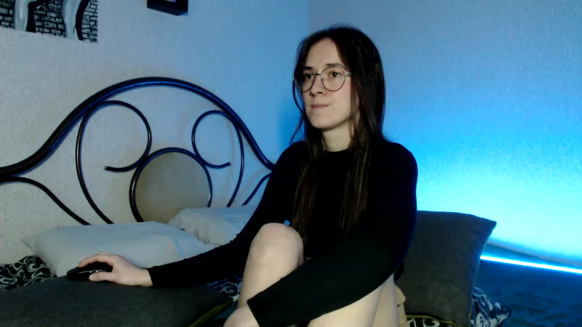 Gallery image thumbnail from Wow__kelly's myfreecams stream on, 11/16/2023, 17:07 image 17 of 20