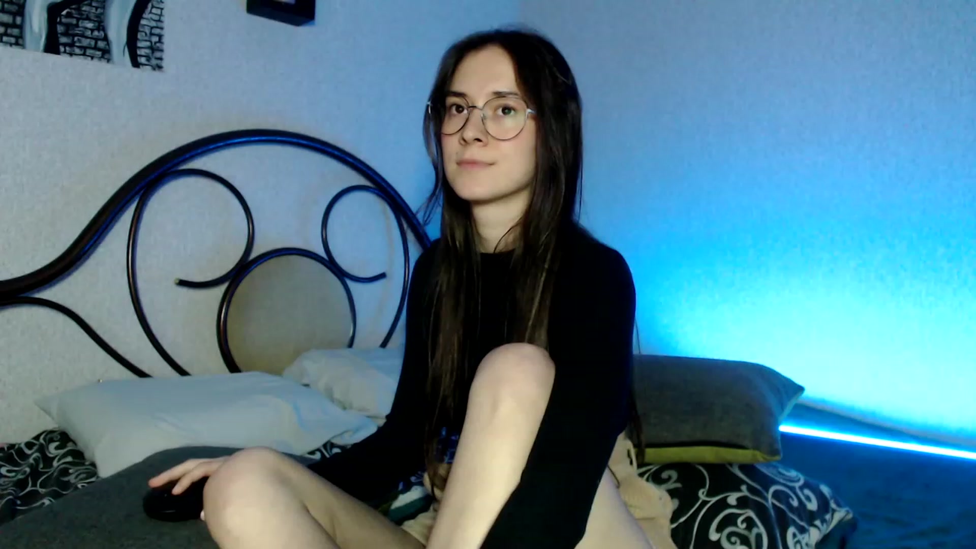 Gallery image thumbnail from Wow__kelly's myfreecams stream on, 11/16/2023, 17:07 image 7 of 20