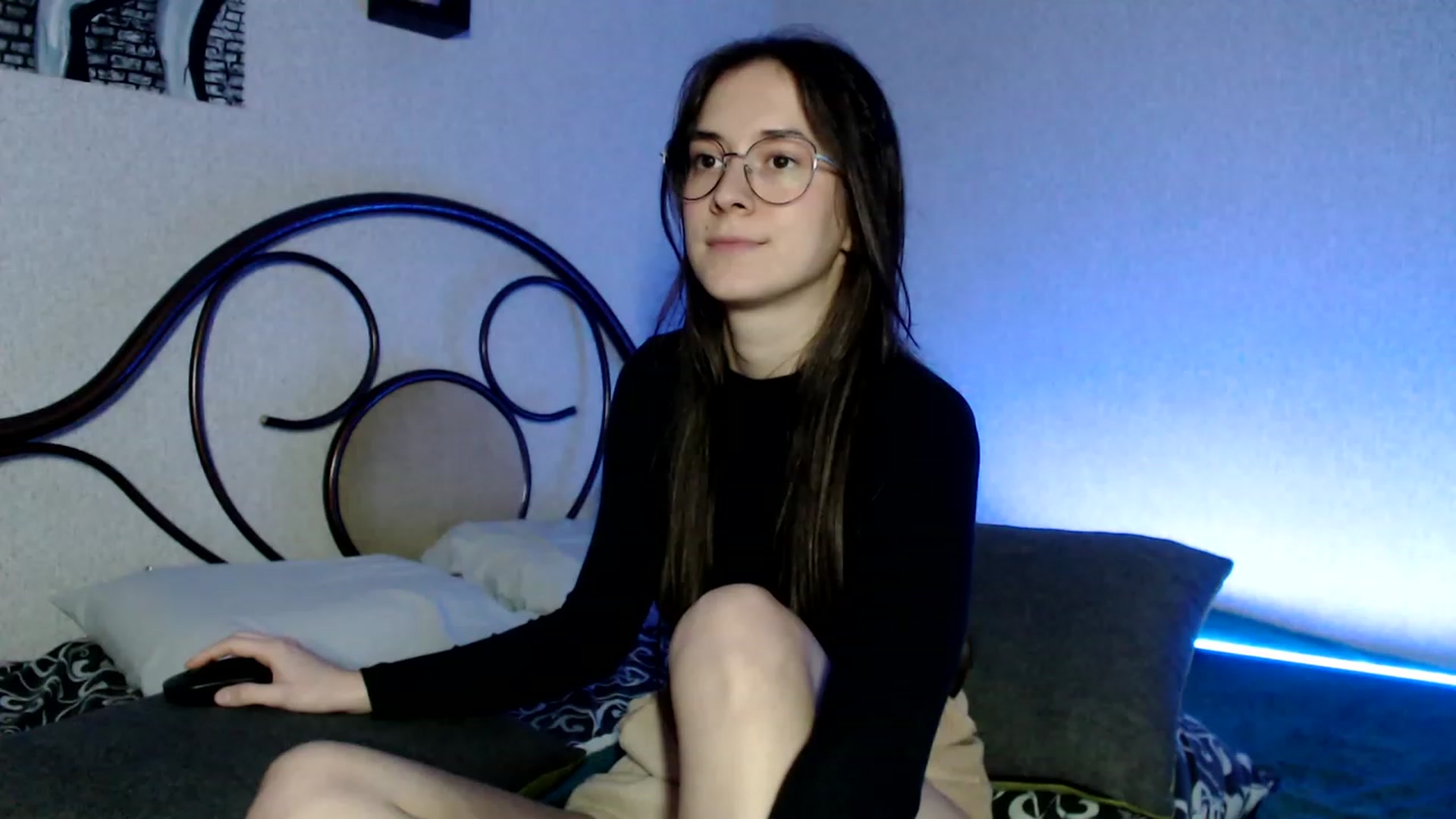 Gallery image thumbnail from Wow__kelly's myfreecams stream on, 11/16/2023, 17:07 image 15 of 20